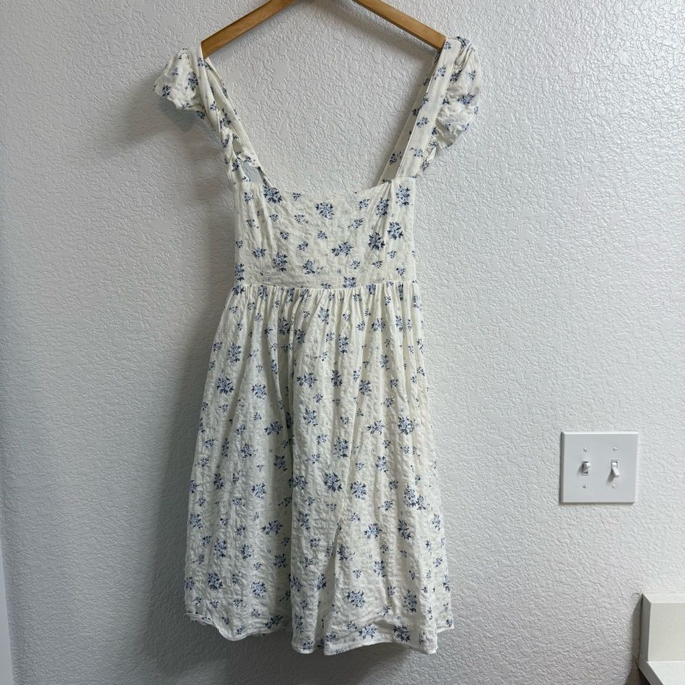 EN SAISON Floral Stitch Ruffle Sleeve Mini Dress  Size L